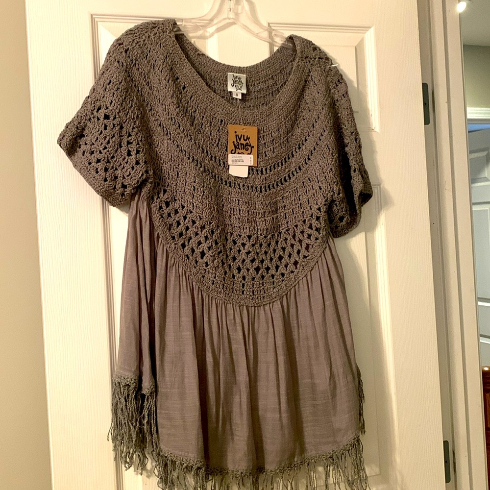 Ivy Jane Boho Grey Crochet Fringe Top sz Small NWT